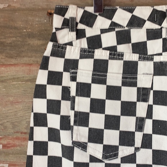 Urban Outfitters Denim Skirt! NWT! Size Medium! - Picture 6 of 8